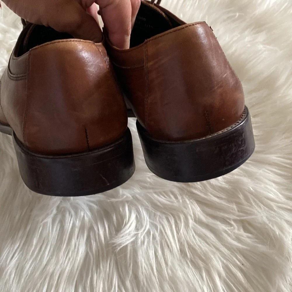 Johnston & Murphy brown leather Oxford shoes